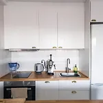 Modern 2 Bedroom With Lovely Rooftop Terrace *