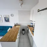 Modern 2 Bedroom With Lovely Rooftop Terrace דניה