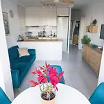 דירה Modern 2 Bedroom With Lovely Rooftop Terrace *