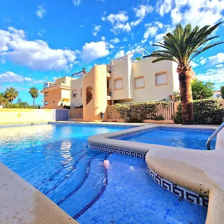 Modern 2 Bedroom With Lovely Rooftop Terrace Apartamento *